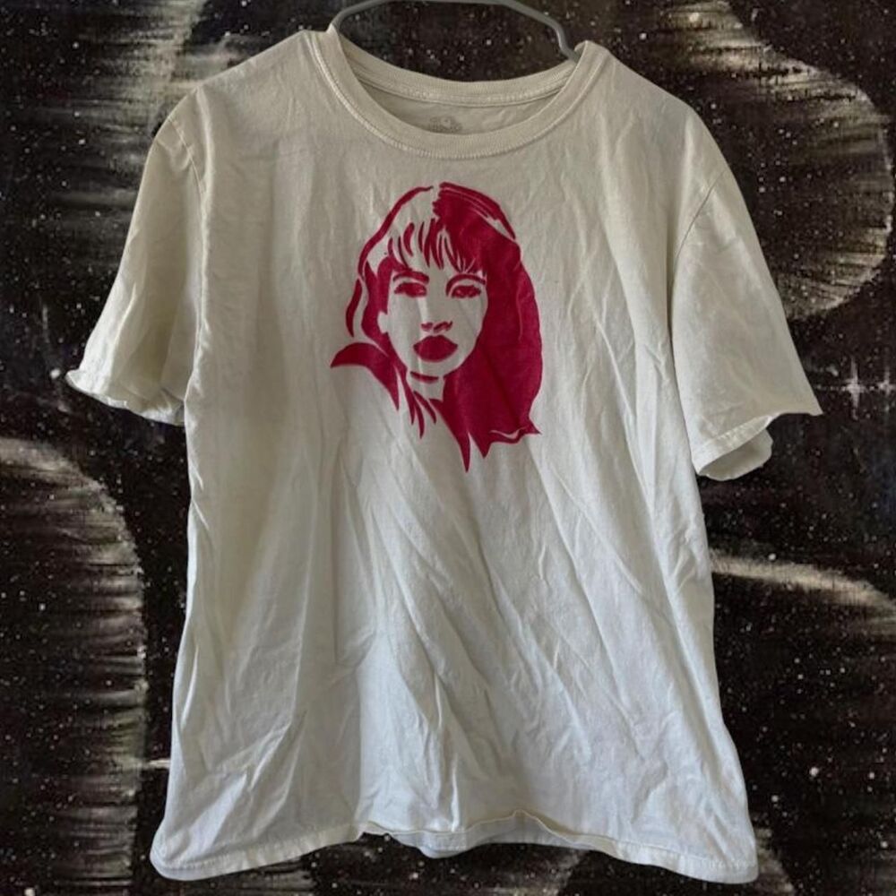 Selena Quintanilla Graphic T-Shirt